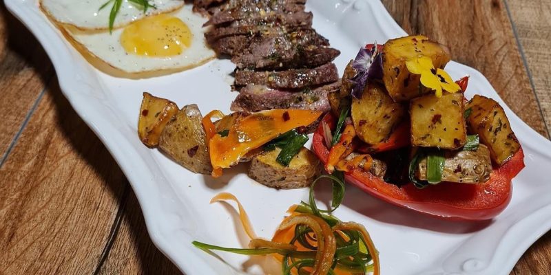 Heliconia Restaurant and Lounge